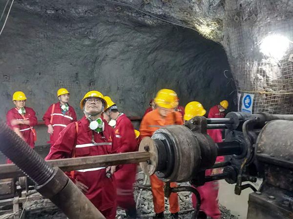 赵亮赴沙溪铜矿井下钻探项目检查安全工作